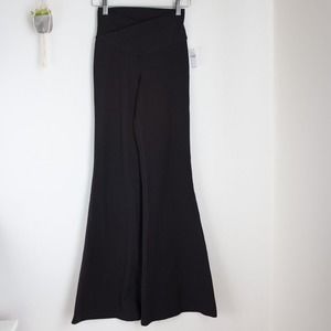 Old Navy Active Extra High Rise Super Flare Powerchill Women's Pants Size XS